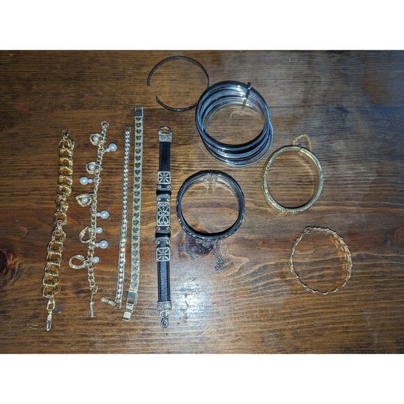 Lot 10 Vintage Bracelets Estate Napier Unmarked Wearable - Picture 1 of 4